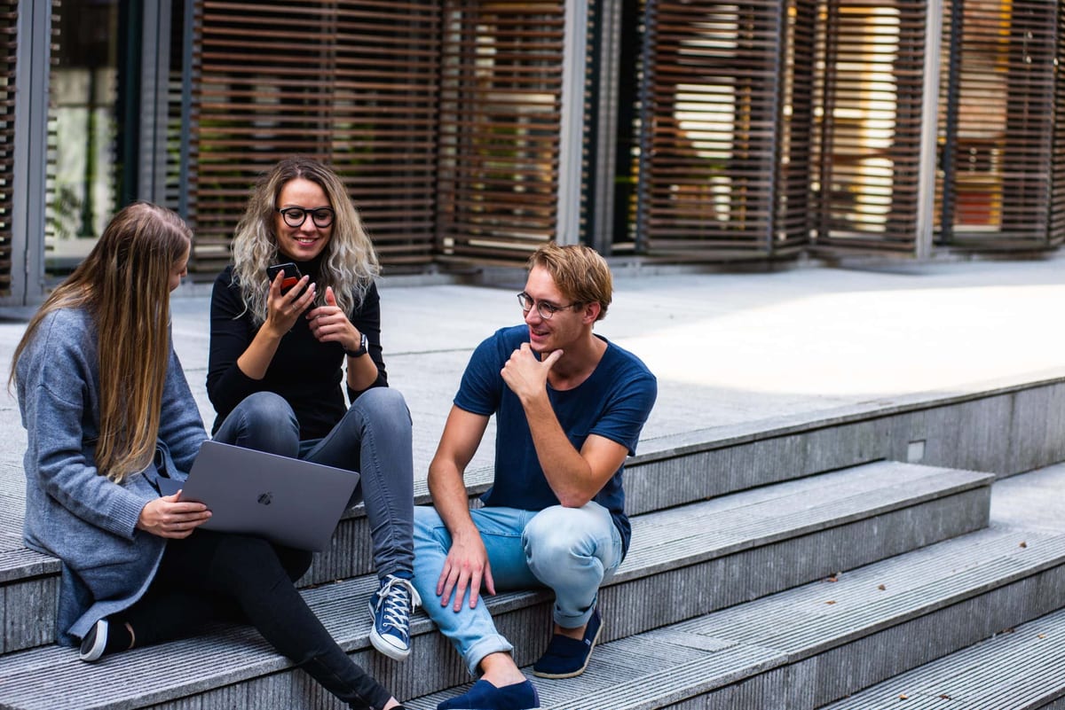digital marketing facebook group of people